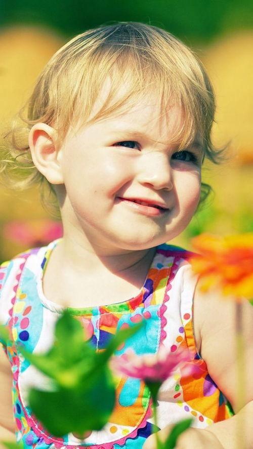 蓝色背景萝莉图,梦幻蓝色背景下的萝莉世界